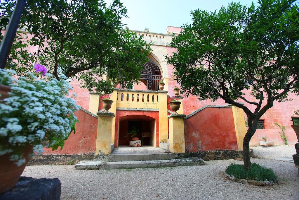 مبيت وإفطار مورتشانو دي ليوكا Palazzo Laura المظهر الخارجي الصورة
