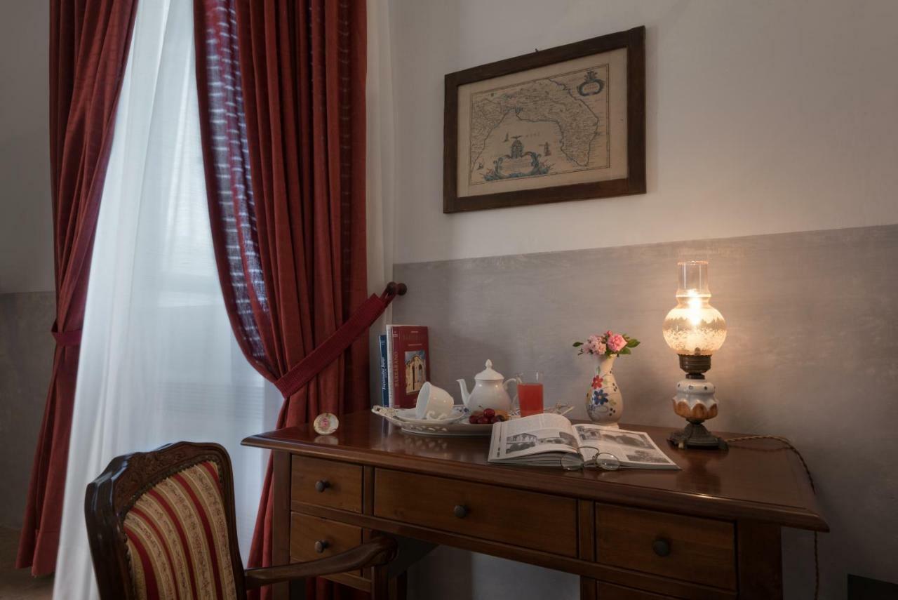 مبيت وإفطار مورتشانو دي ليوكا Palazzo Laura المظهر الخارجي الصورة