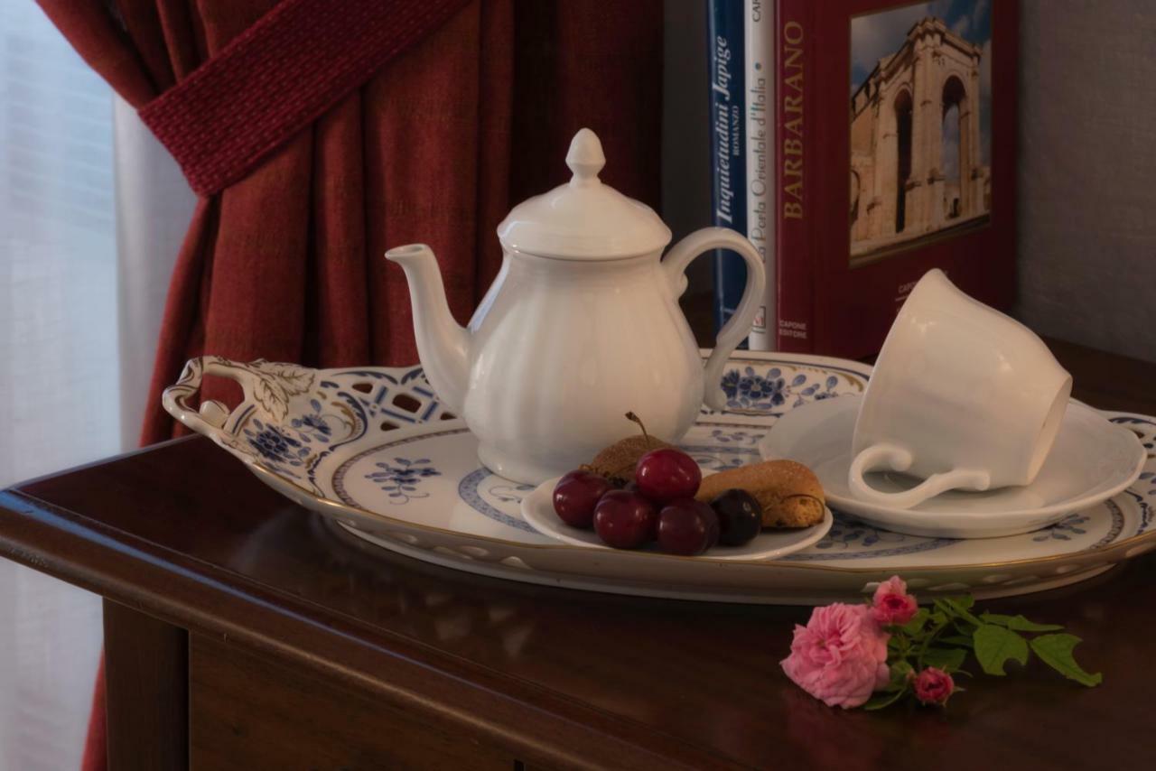 مبيت وإفطار مورتشانو دي ليوكا Palazzo Laura المظهر الخارجي الصورة
